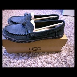 Ugg moccasin / loafer size 7
